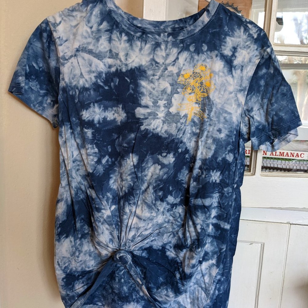 EMPYRE / ZUMIEZ "Say Less" T-shirt w/ tie front